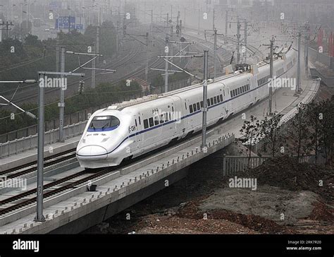 從蘇州到長沙的列車旅程：時空交錯中的一段故事